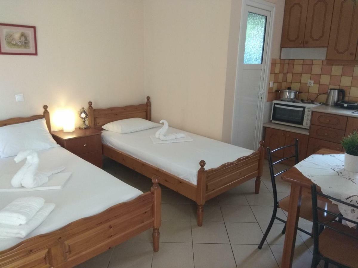 Brb Rooms Himare Buitenkant foto